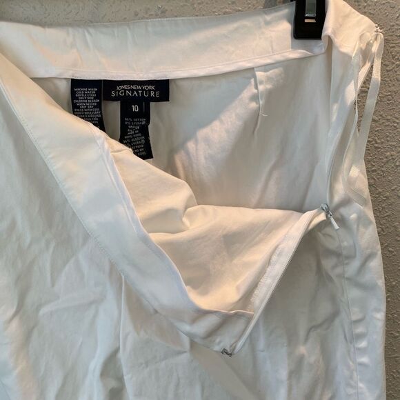Jones New York Signature White Cropped Pants Size 10 EUC - Picture 6 of 7